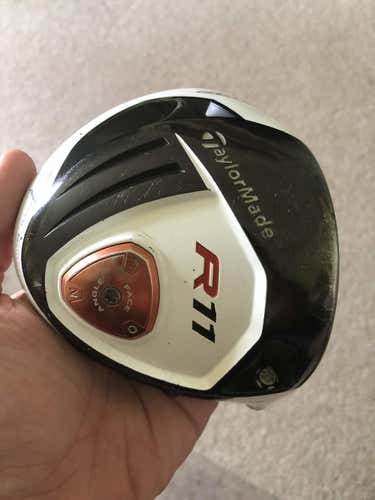 TaylorMade R11  Righty - Club Head only! comes with cover