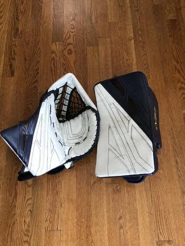 CCM Extreme Flex 4  Regular Senior Pro Stock Glove and Blocker