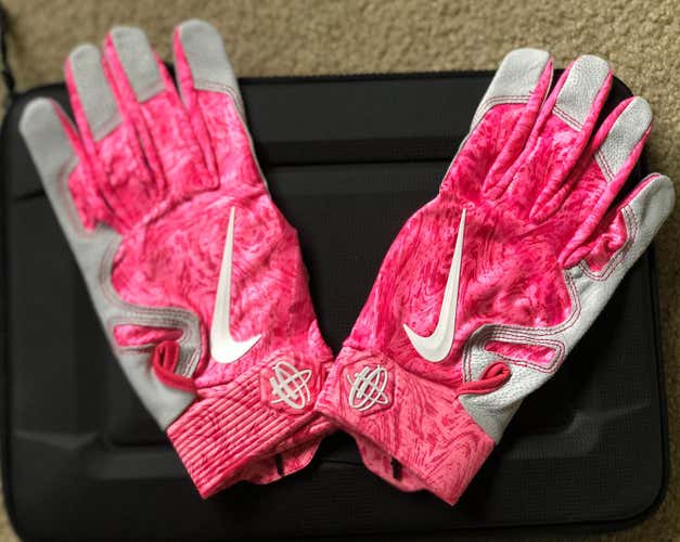 Nike Huarache Mother’s Day Batting Gloves (Large)(New)