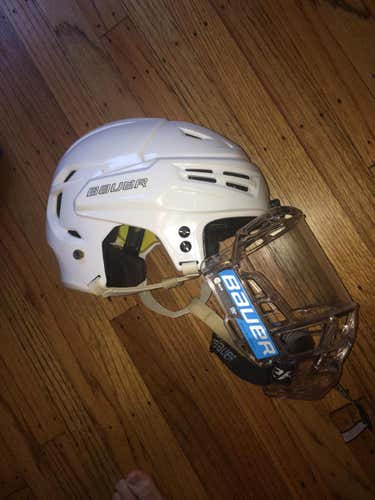 Bauer Are-Akt Helmet w/ Fishbowl