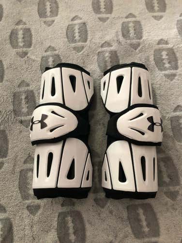 Under Armour Revenant Arm Guards