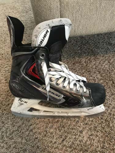 Bauer APX2  Senior Pro Stock Size 9