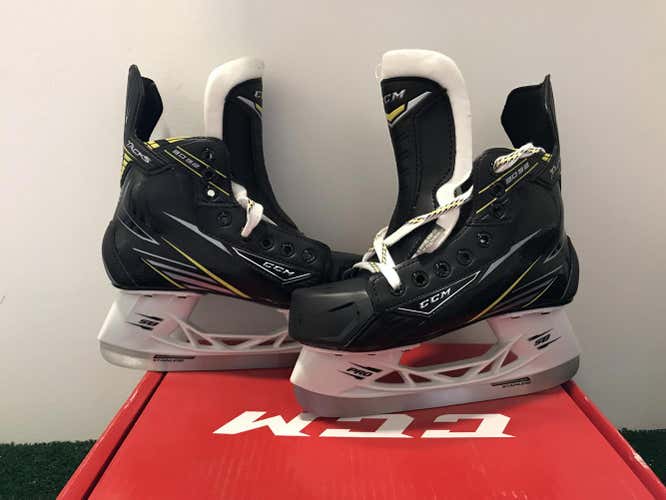 New CCM Tacks 3092  Junior Size