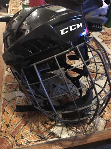 Medium CCM FL80 Helmet