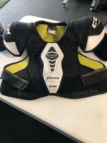 CCM Tacks 1052  Senior