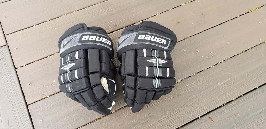 New Nike Bauer Classic 4-Roll Black 14"