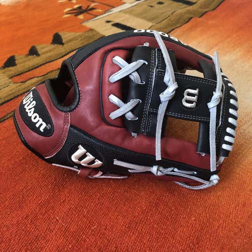 Brand New A2000 1786 Baseball Glove (New Without Tags)