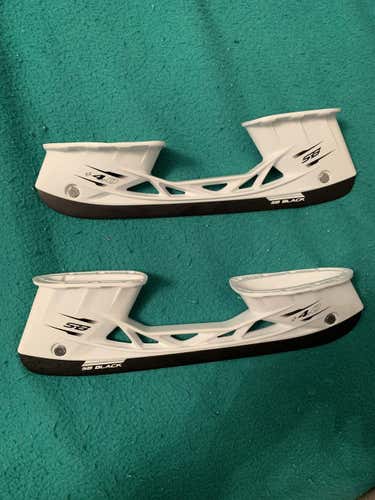 New CCM SB 4.0 Holder with black steel