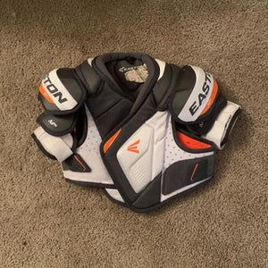 Easton M5 Shoulder Pads Jr Lg