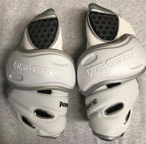 Maverik Rome Attack Arm Guard White- LG
