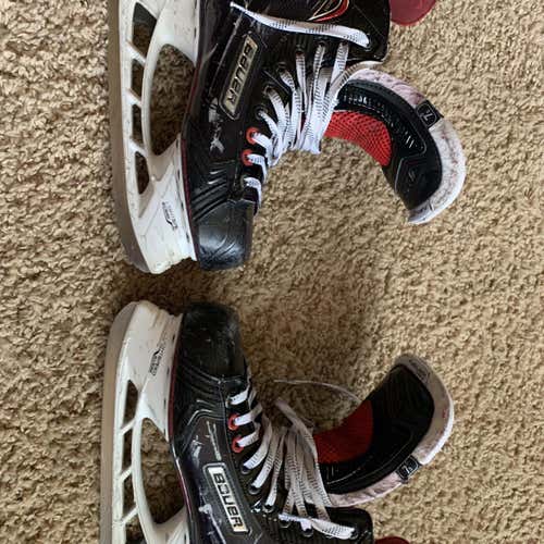 Bauer X800 Hockey Skates USED