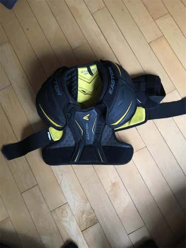 Lacrosse/hockey Shoulder Pads
