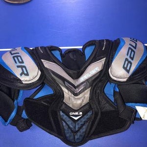Youth Junior Bauer One.8 Supreme Shoulder Chest Pads Small