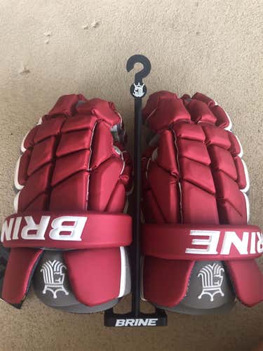 *NEW* CLUTCH GLOVE