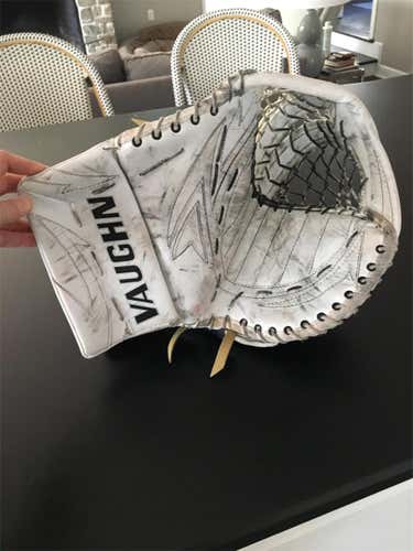 Vaughn 7600 Velocity 4 Pro Stock Glove/Catcher