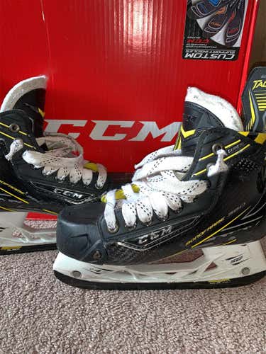 CCM Super Tacks Hockey Skate (USED)
