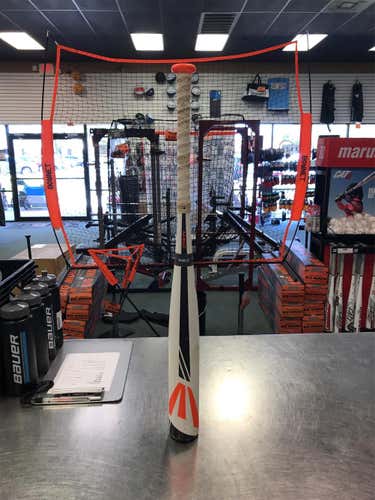 Hot Easton Mako