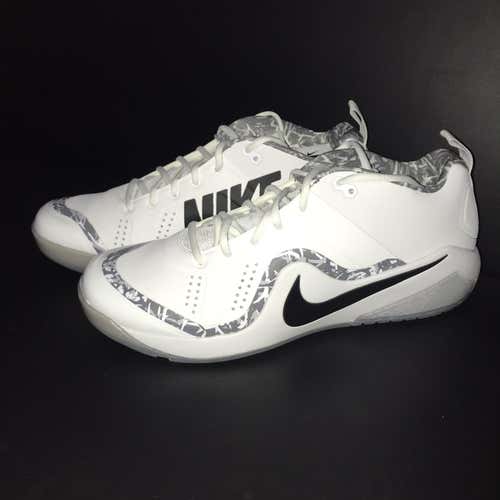 BRAND NEW TROUT 4 ZOOM SIZE 12