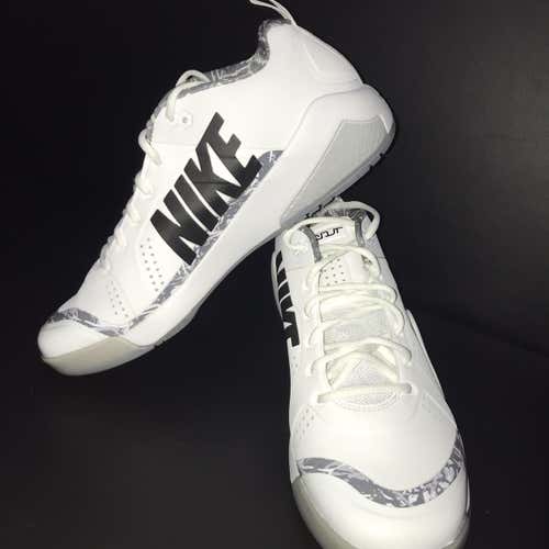 BRAND NEW TROUT 4 ZOOM SIZE 10.5