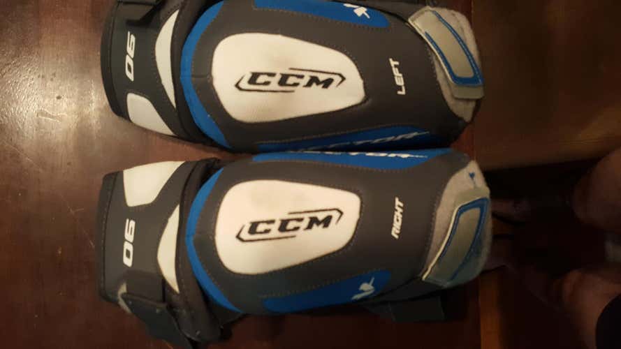 CCM Vector 9 elbow pads