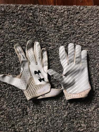 Under Armour Football Gloves (XL)