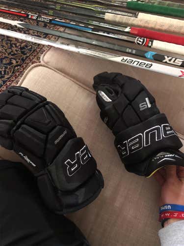 Bauer Supreme 1s Gloves *NEVER USED*