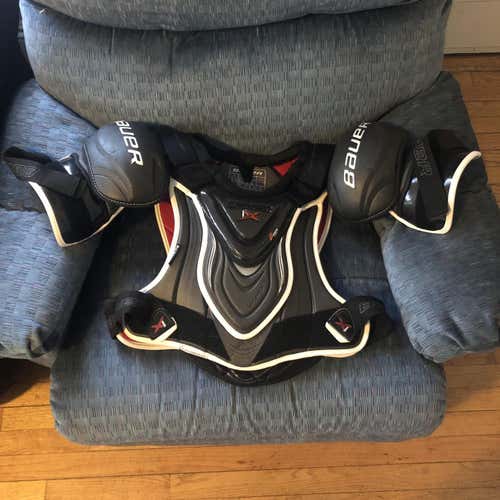 Bauer 1X Shoulder Pads (Senior)