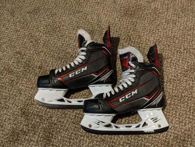 CCM JetSpeed FT-385  Senior Size 8