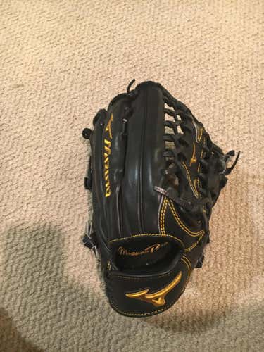 Mizuno Pro Limited Edition