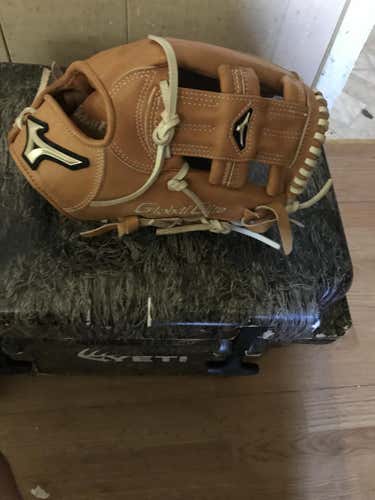 New Mizuno Global Elite