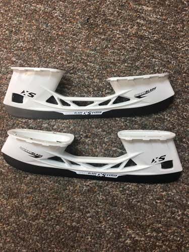 Brand New CCM Speedblade XS Holder Pair With Black Runners Size 271