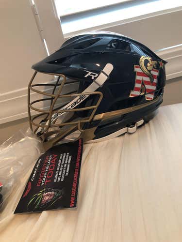 Brand New Authentic Navy Lacrosse Cascade R