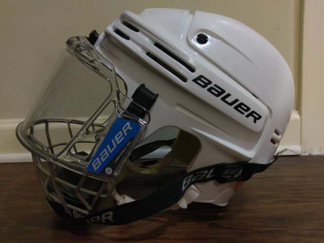 Bauer 4500 size Medium w/ Bauer Hybrid