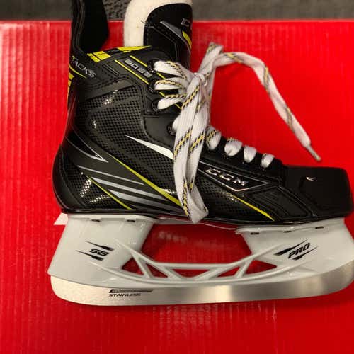 New CCM Tacks 3092 Size 1.5