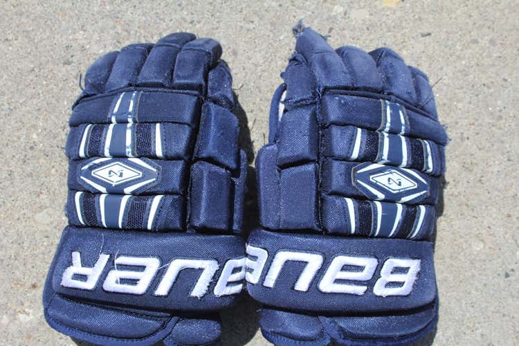Bauer Nexus 800  Hockey Gloves