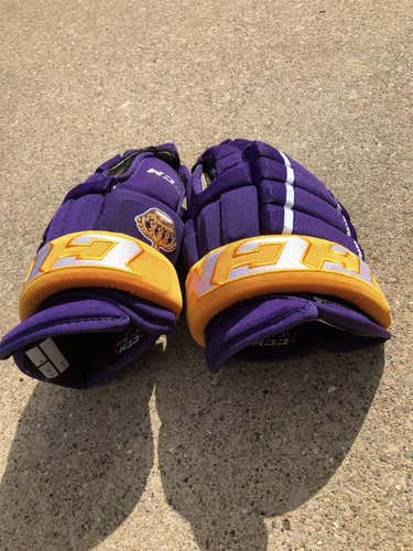 CCM 4 Roll Kings Team Gloves (HG4PC)