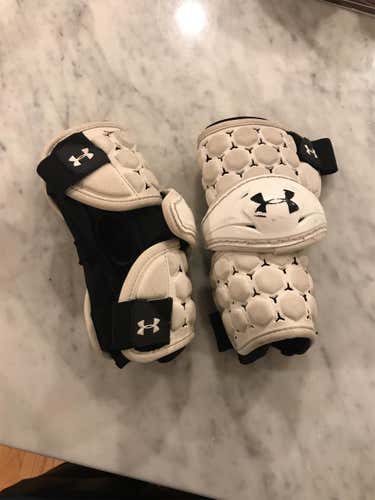 Under Armour V3x Arm Pad