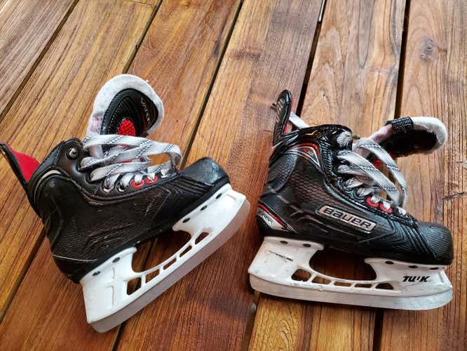 Bauer Vapor XLTX  Youth Size 10