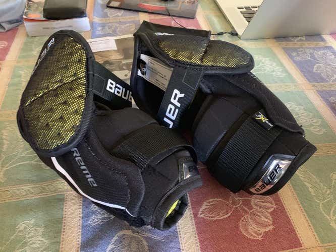 Bauer Supreme 190  Senior elbow pads  (NWOT)