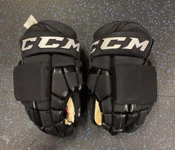 New Rare 14” Boston Bruins Team Stock CCM HG50XP With Shot Blockers