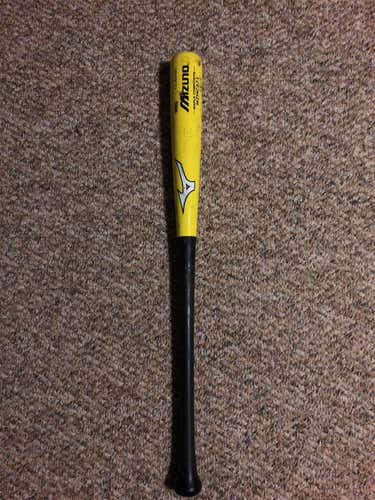 Mizuno Maple Composite Wood Bat 32 Inch. (lightly Used)