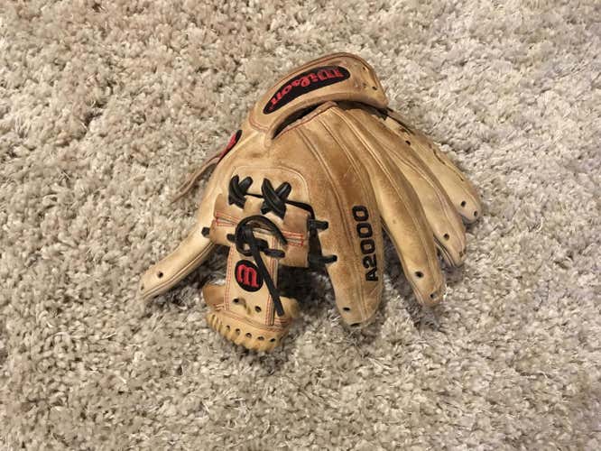 Wilson A2000 1786 (not all laces on it)