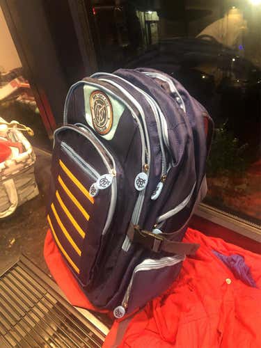 NYCFC SOCCER TEAM ISSUED BACKPACK NWOT, Includes 4 TEAM SCARVES AND 6 Tote Bags