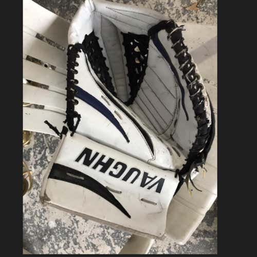 Vaughn Goalie Glove Senior
