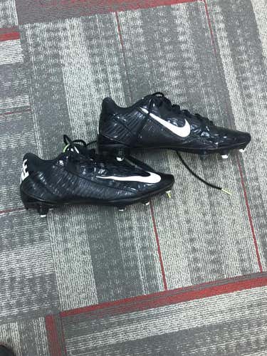 NIKE Cleats