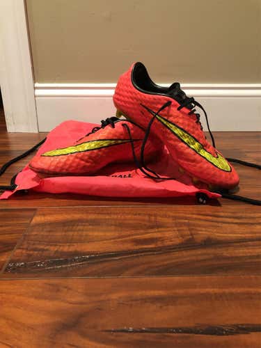 Nike Hypervenom Size 8 Soccer Cleats