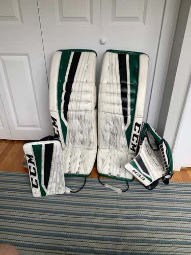 CCM Extreme Flex II  Pro  Regular Senior