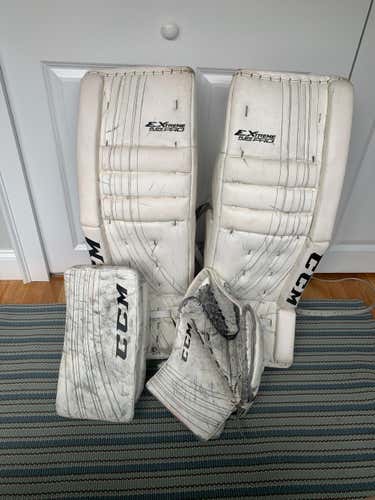 CCM Extreme Flex Pro  Regular Senior