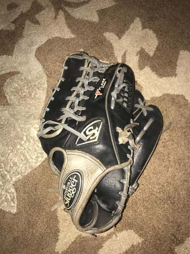 Black Louisville Slugger Baseball Glove Size 12.75