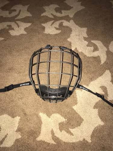 Brand New CCM Cage FM 680 Size Medium